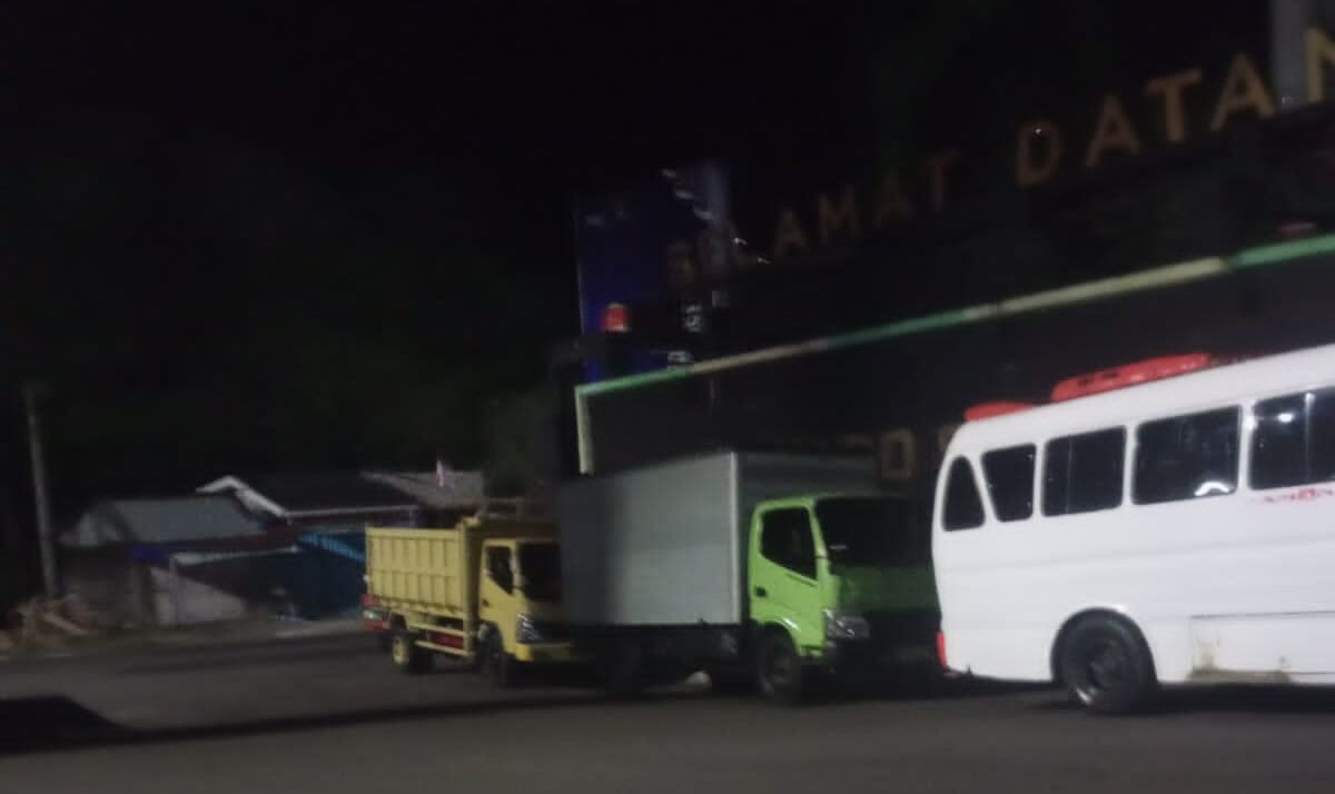 Kuat Dugaan Setor ke Polres Sijunjung Pelansir Bebas Beroperasi yang Akibatkan Kelangkaan BBM